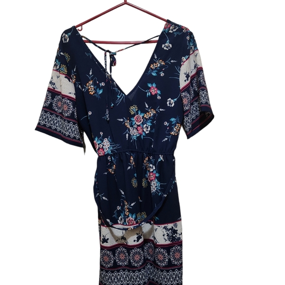 NWT TRIXXI FLORAL MINI DRESS - Picture 2 of 2